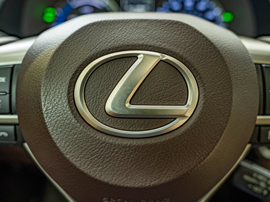 Used 2018 Lexus RX 450h AWD w/ Luxury Package image 22