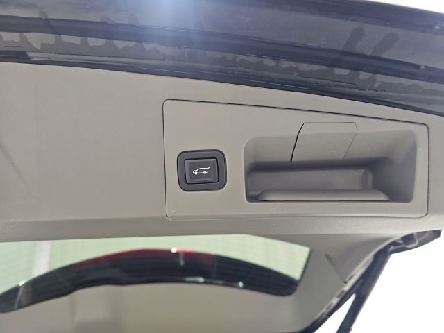 Used 2021 Cadillac XT5 Premium Luxury AWD/4WD image 11
