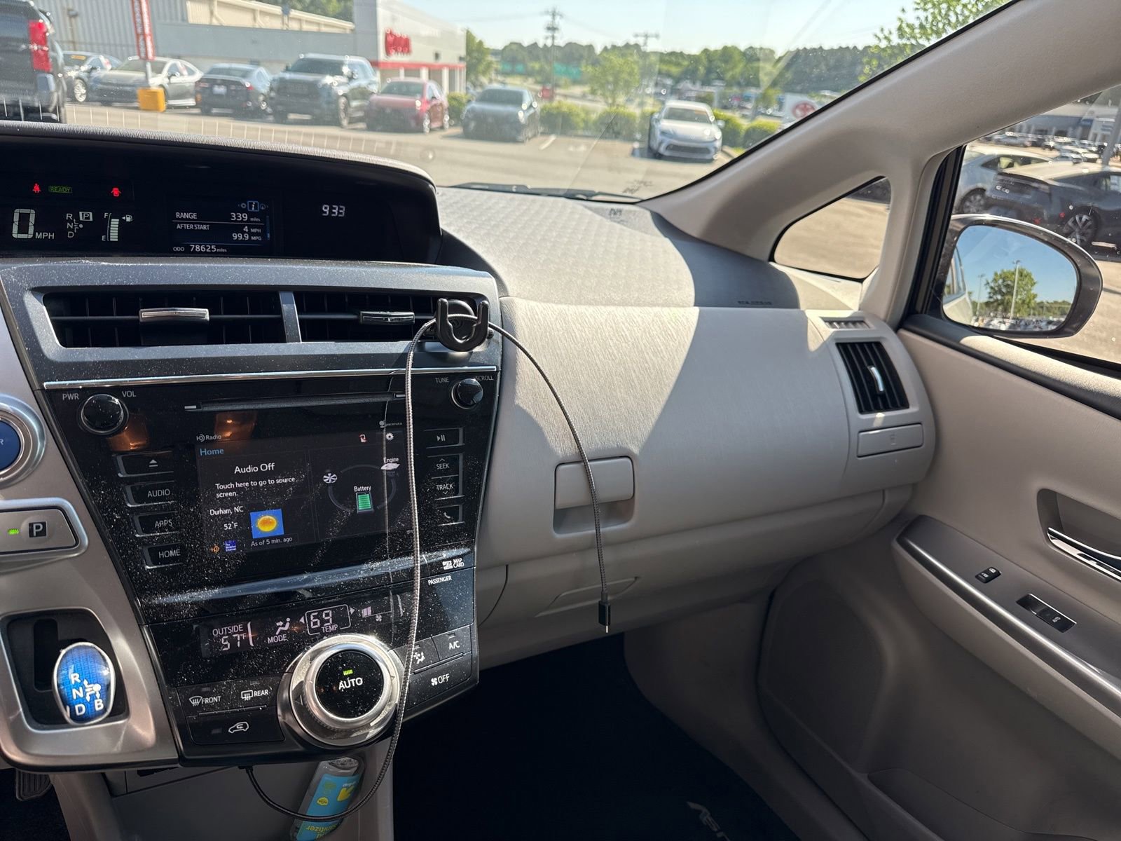 Used 2016 Toyota Prius V Four FWD image 15