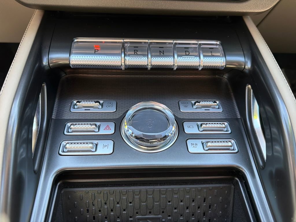 Used 2025 Lincoln Nautilus Premier AWD/4WD image 26