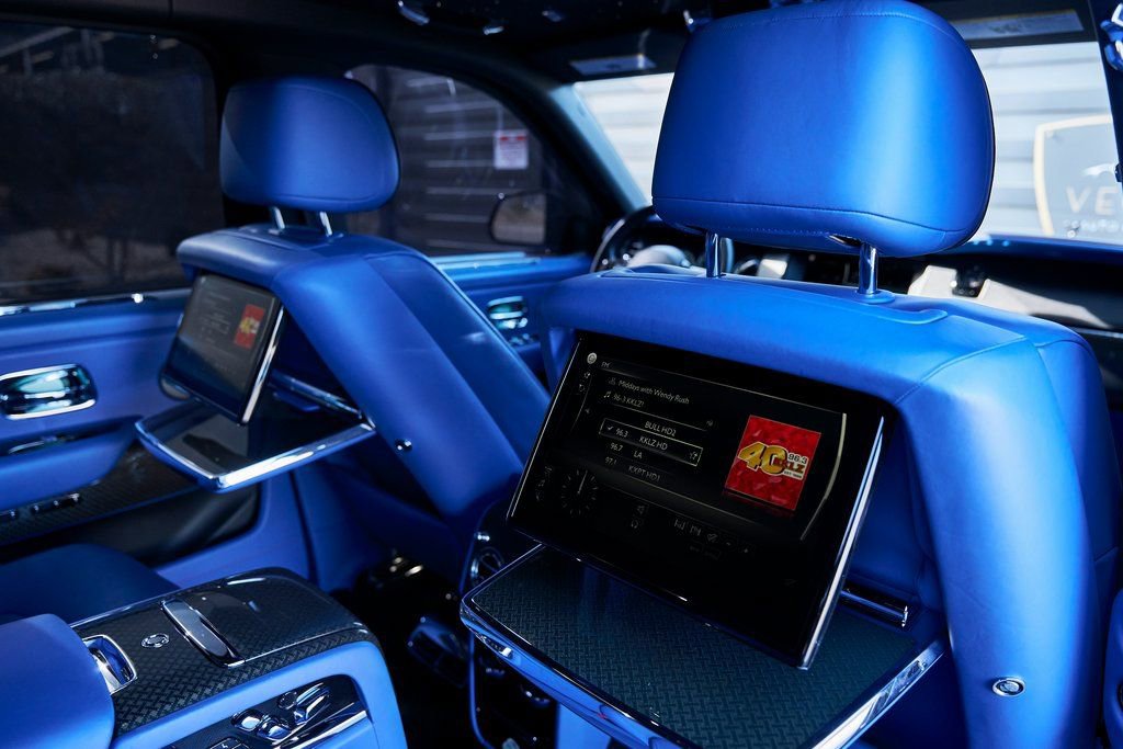 Used 2021 Rolls-Royce Cullinan Black Badge image 50