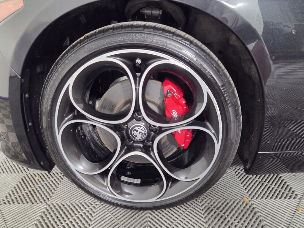 Used 2024 Alfa Romeo Giulia Veloce image 12