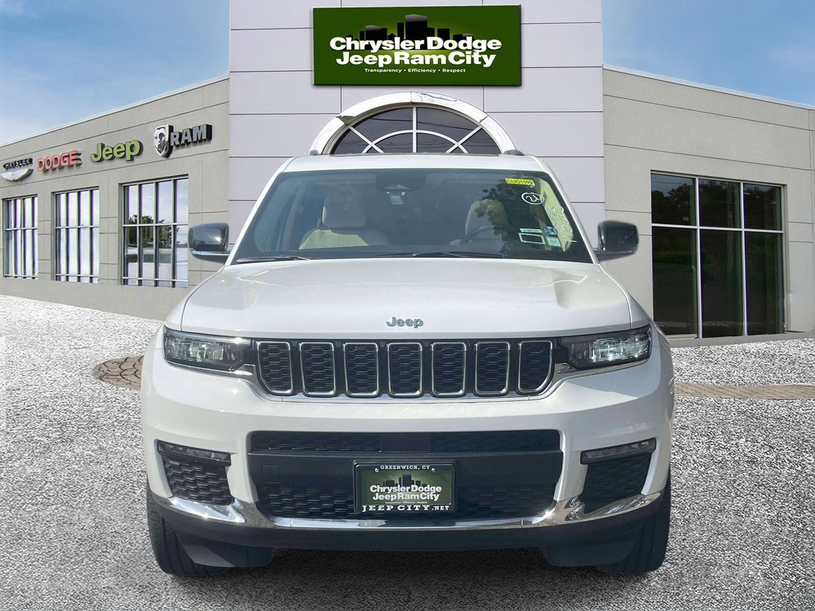 Used 2022 Jeep Grand Cherokee L Limited AWD/4WD image 2