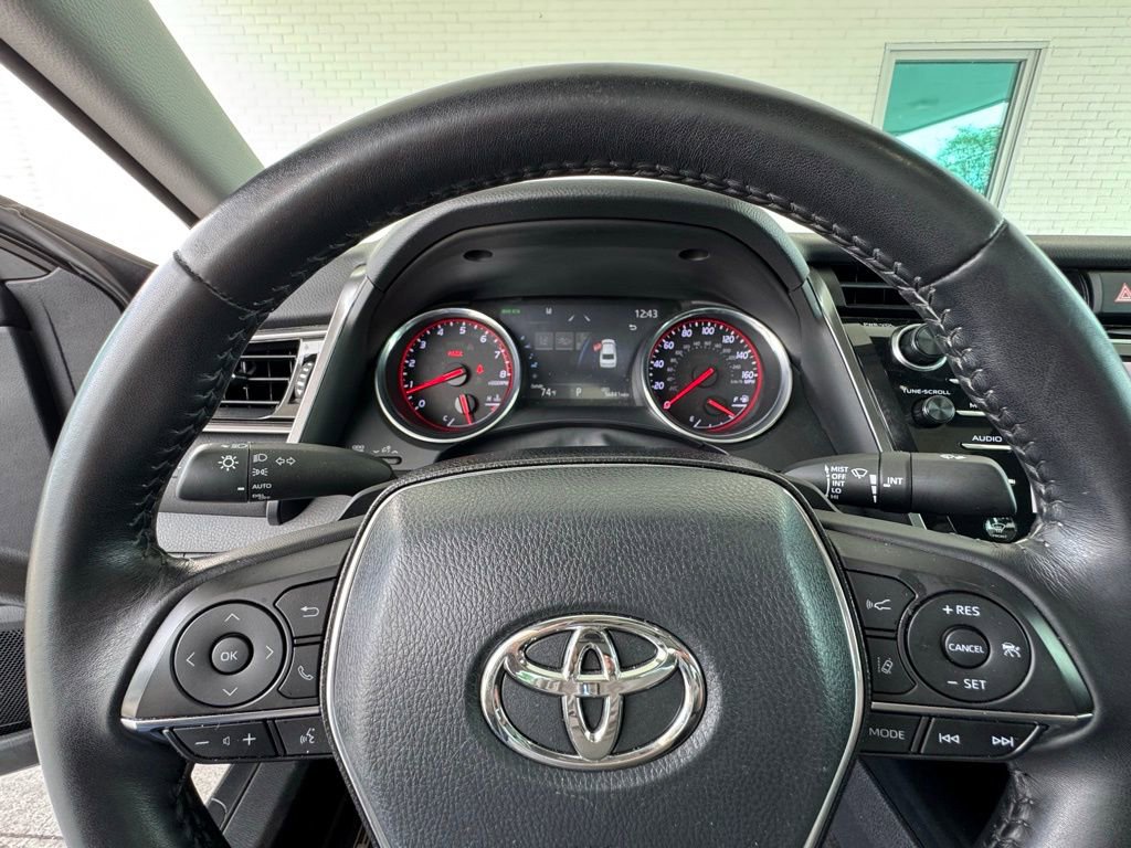 Used 2019 Toyota Camry XSE FWD image 33