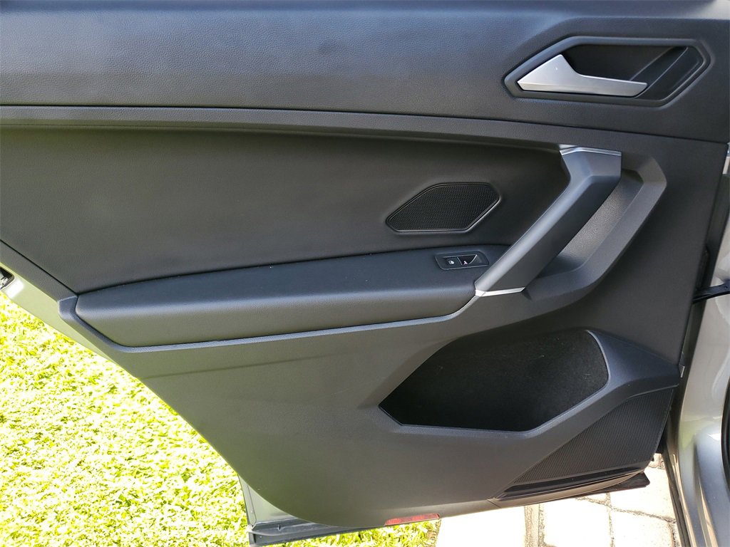 Used 2020 Volkswagen Tiguan SE image 7