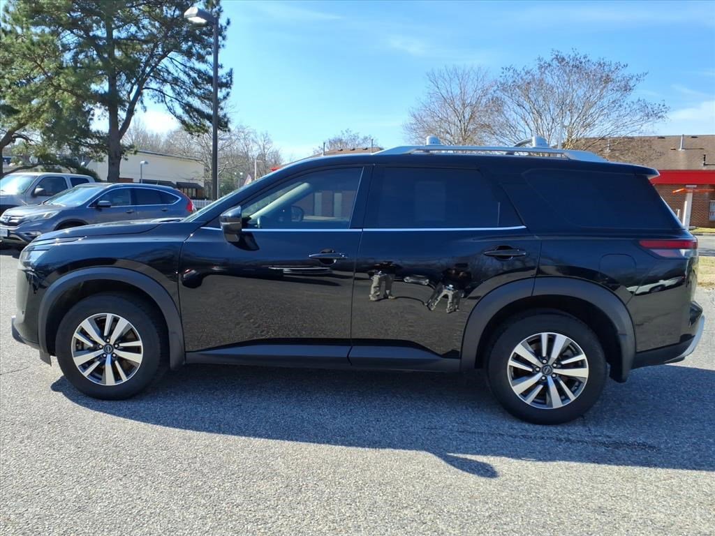 Used 2024 Nissan Pathfinder SL w/ Cargo Package image 13
