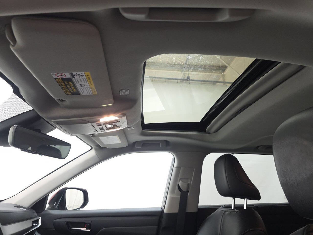 Used 2023 Toyota Highlander XLE image 11