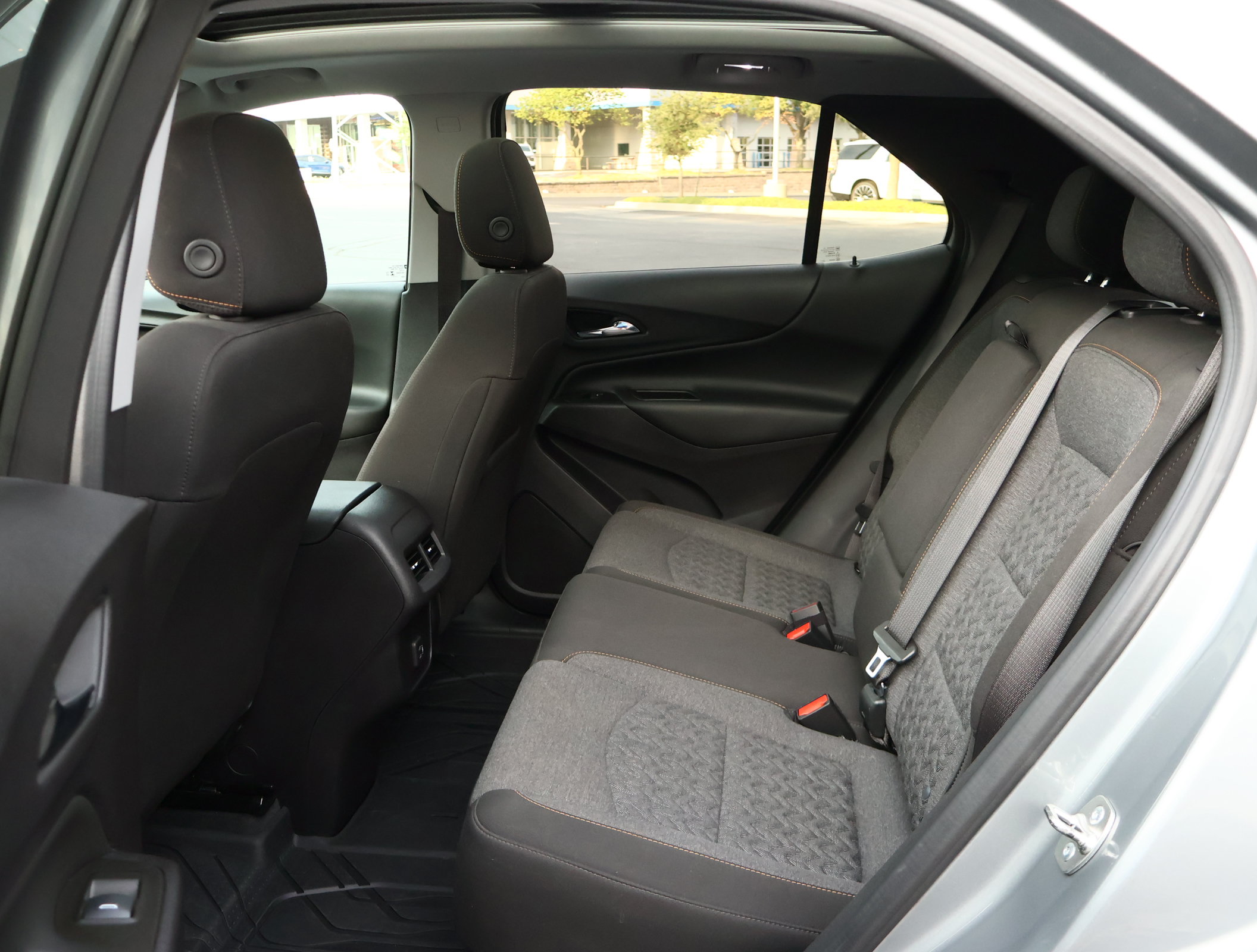 Used 2024 Chevrolet Equinox LT w/ LPO, Floor Liner Package FWD image 22