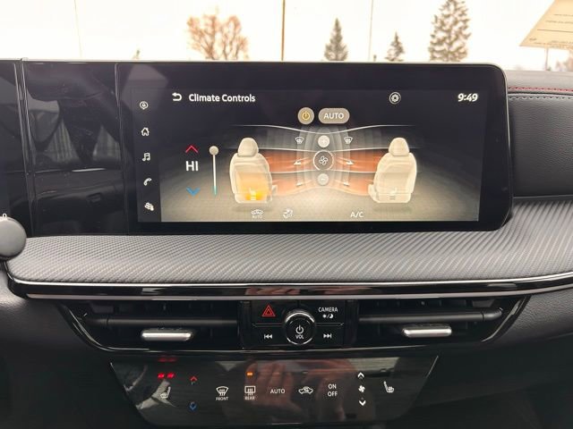 New 2025 Nissan Kicks SR w/ SR Premium Package image 16