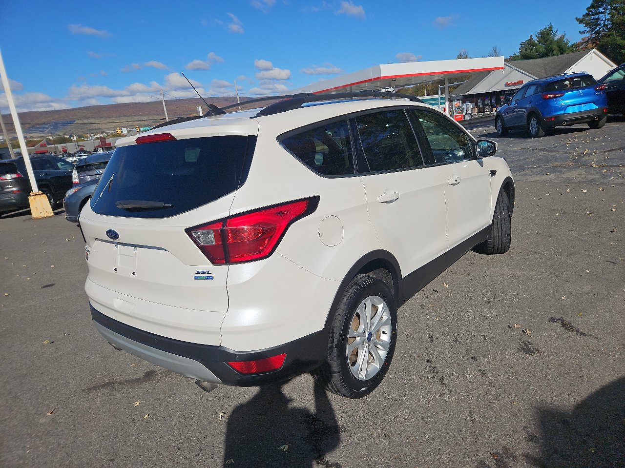 Used 2019 Ford Escape SEL image 3