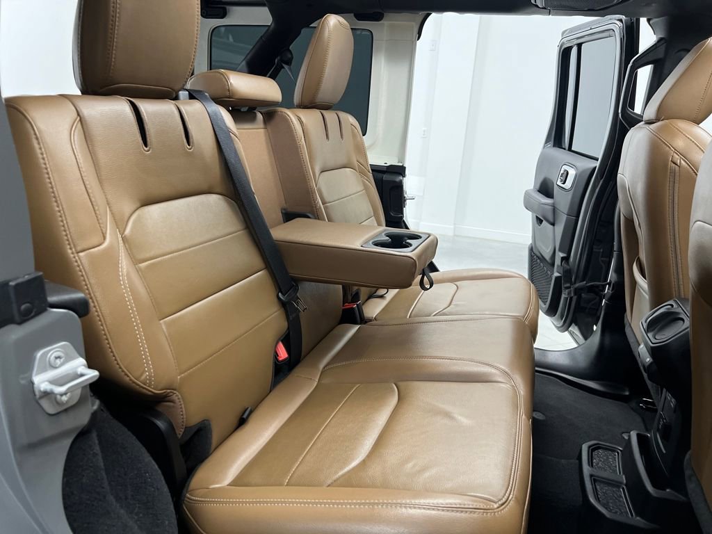 Used 2022 Jeep Wrangler Unlimited Sahara w/ Cold Weather Group image 17