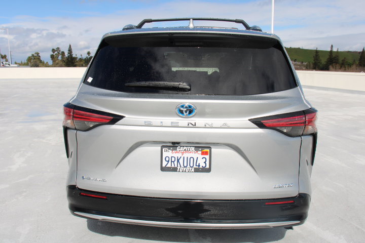 Certified 2025 Toyota Sienna Limited image 4