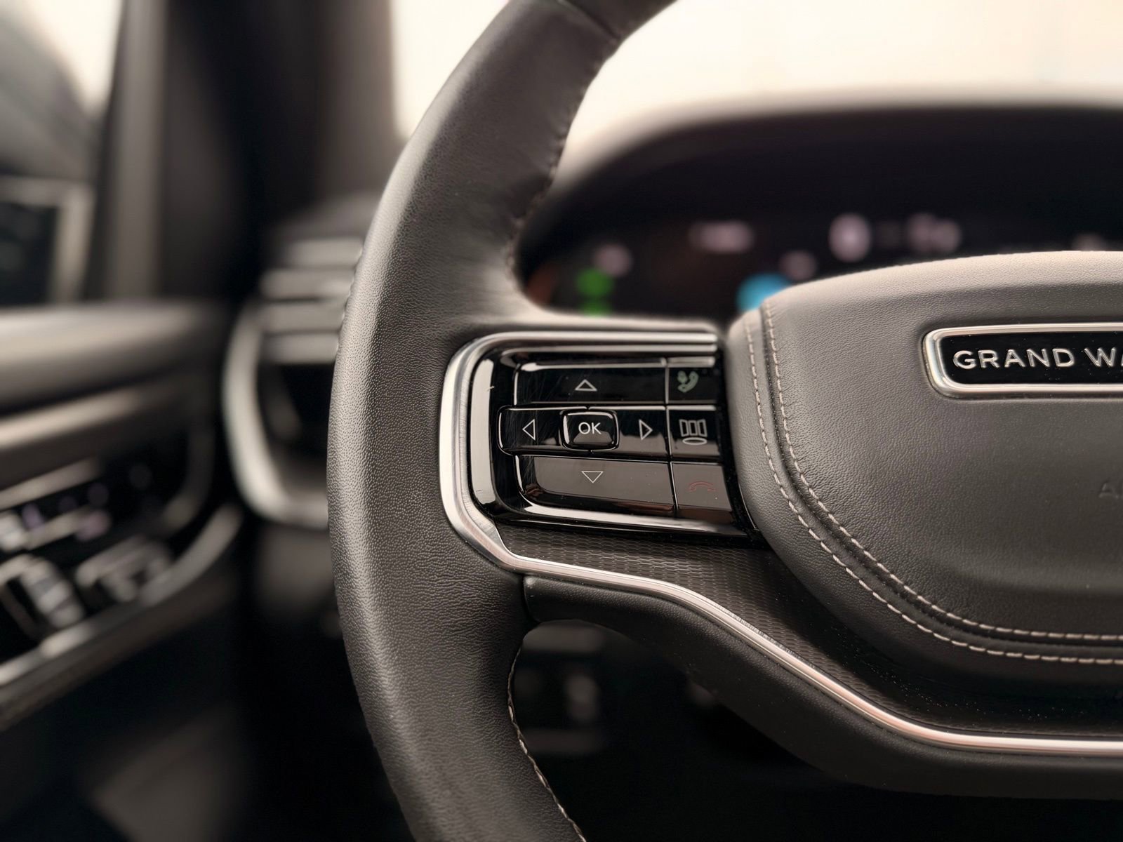 Used 2024 Jeep Grand Wagoneer L Series II w/ Quick Order Packagew 28T image 47