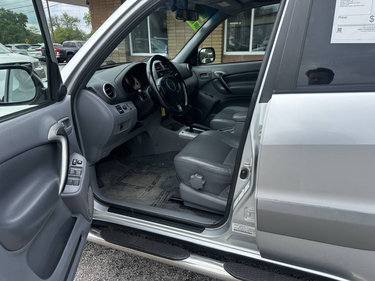 Used 2001 Toyota RAV4 4WD image 2
