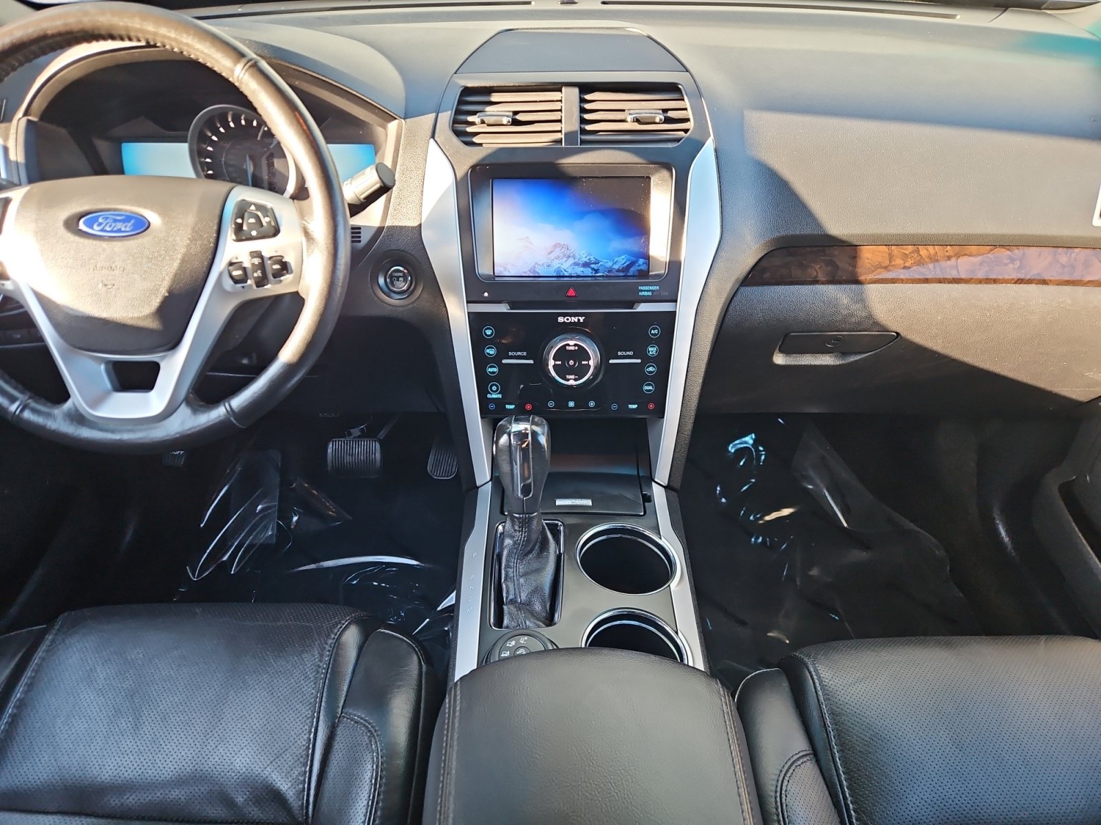 Used 2014 Ford Explorer Limited w/ Equipment Group 302A AWD/4WD image 11