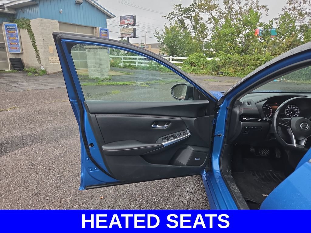 Used 2023 Nissan Sentra SR w/ SR Premium Package FWD image 18