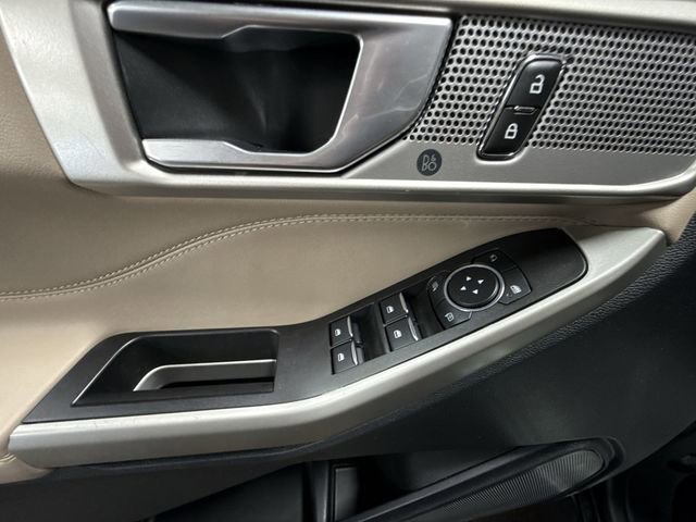 Used 2023 Ford Explorer Limited image 31