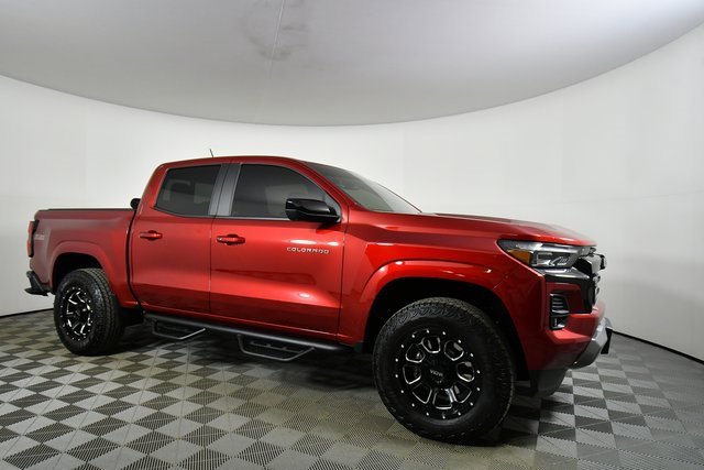 Used 2024 Chevrolet Colorado Z71 w/ Z71 Convenience Package 2 image 9