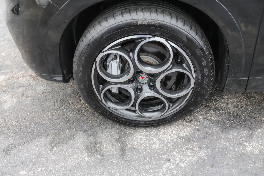 Used 2024 Alfa Romeo Tonale Ti image 13