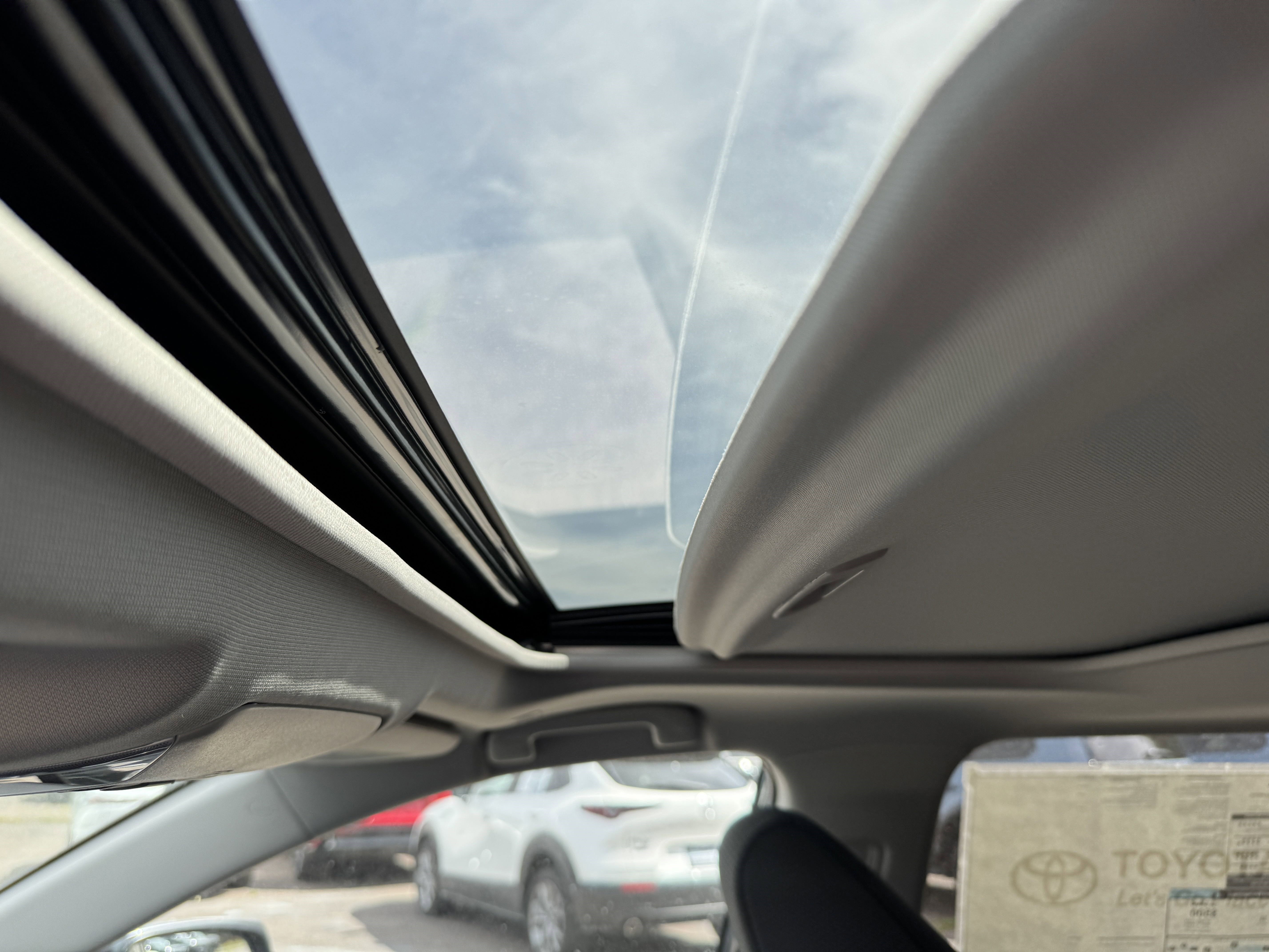 New 2025 Toyota RAV4 XLE image 33