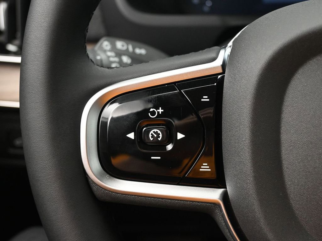 New 2026 Volvo XC90 B6 Plus w/ Protection Package Premier image 11