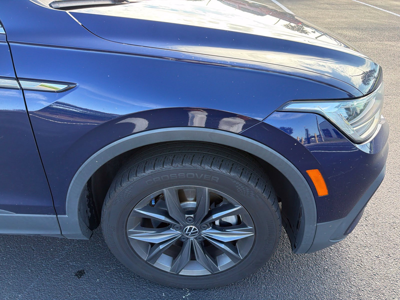 Used 2023 Volkswagen Tiguan SE FWD image 5
