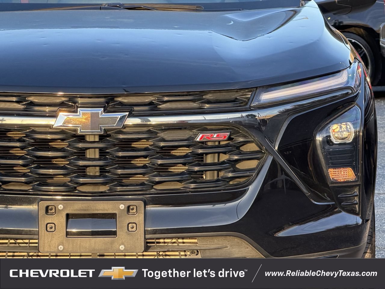 Used 2025 Chevrolet Trax RS w/ Sunroof Package FWD image 4