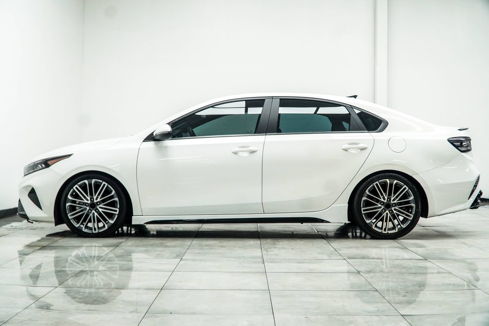 Used 2024 Kia Forte GT FWD image 11
