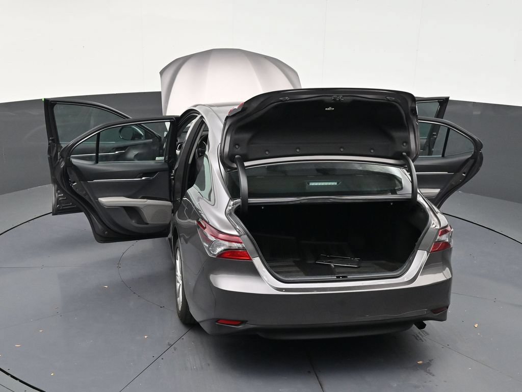 Used 2022 Toyota Camry LE FWD image 32