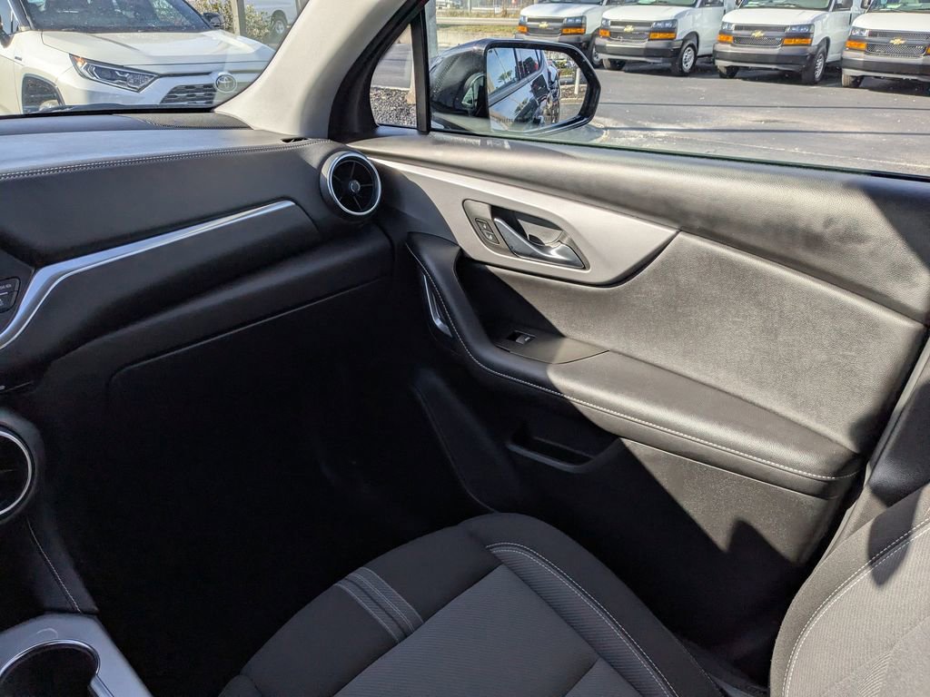 Used 2025 Chevrolet Blazer LT image 18