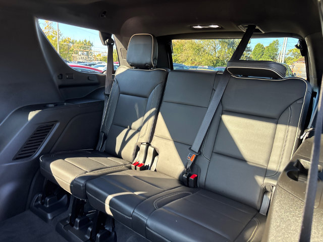 Used 2021 Chevrolet Tahoe Premier w/ Premium Package AWD/4WD image 3