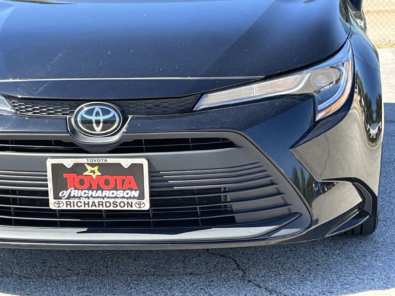 Used 2025 Toyota Corolla LE FWD image 8