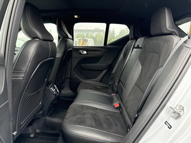 Used 2021 Volvo XC40 T5 R-Design w/ Protection Package Premier AWD/4WD image 16