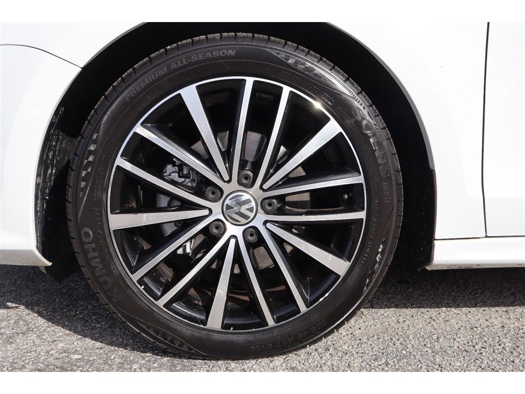 Used 2016 Volkswagen Jetta Sport image 9