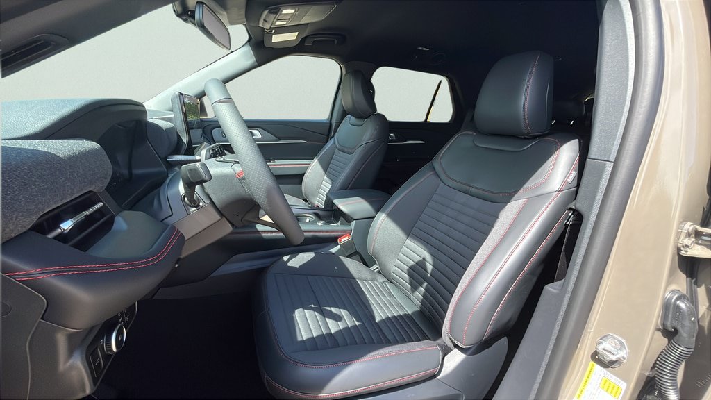 New 2026 Ford Explorer ST-Line w/ ST-Line Street Pack AWD/4WD image 14