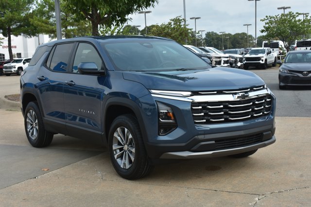 New 2027 Chevrolet Equinox LT w/ Convenience Package II FWD image 3