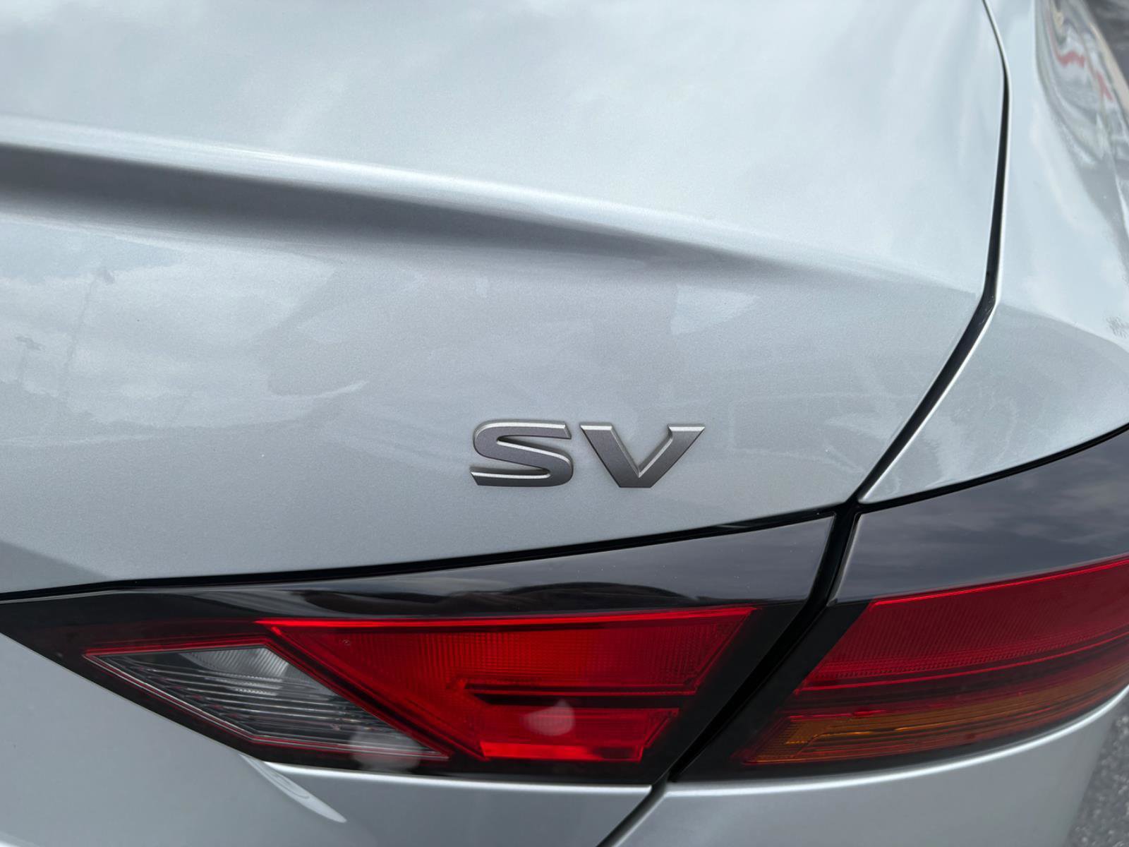 Used 2024 Nissan Altima 2.5 SV w/ SV Premium Package FWD image 9