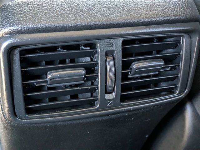 Used 2020 Nissan Rogue SV image 16