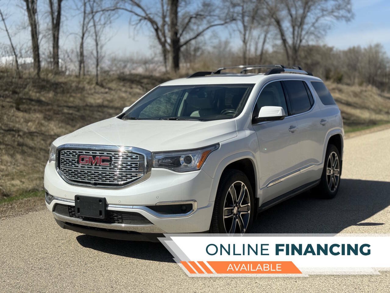 Used 2018 GMC Acadia Denali w/ Technology Package AWD/4WD image 1