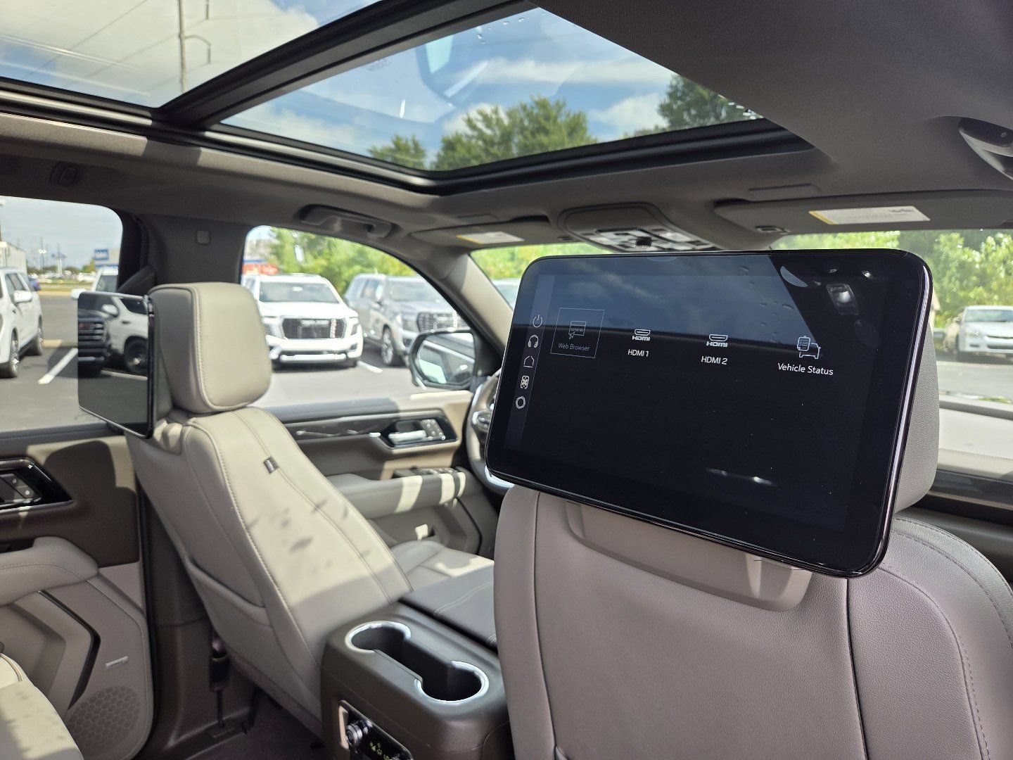 New 2026 GMC Yukon XL Elevation w/ Elevation Premium Package AWD/4WD image 26