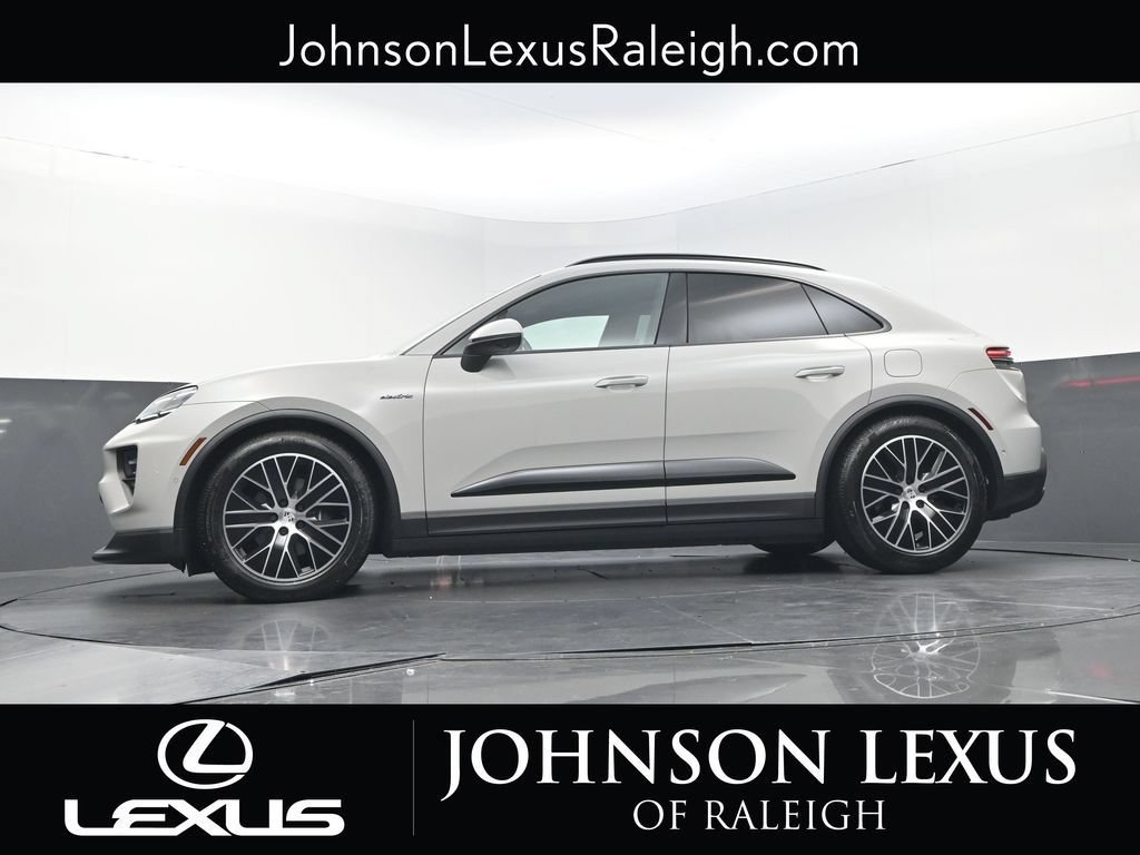 Used 2026 Porsche Macan 4 Electric AWD/4WD image 21