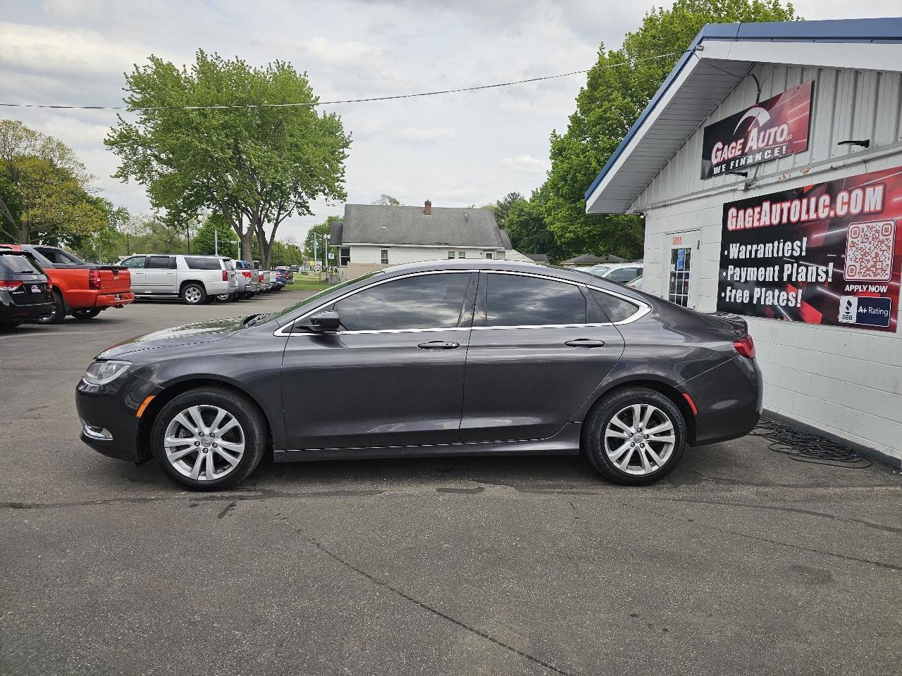 Used 2016 Chrysler 200 Limited w/ Convenience Group FWD image 6