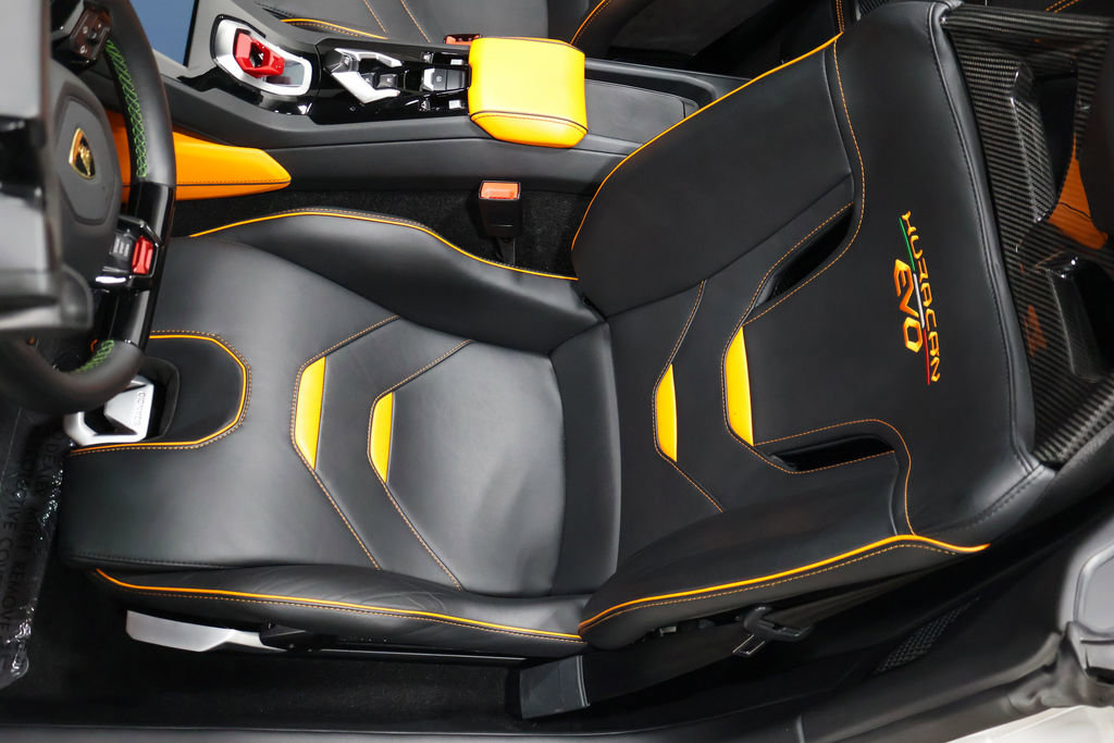 Used 2024 Lamborghini Huracan EVO image 58