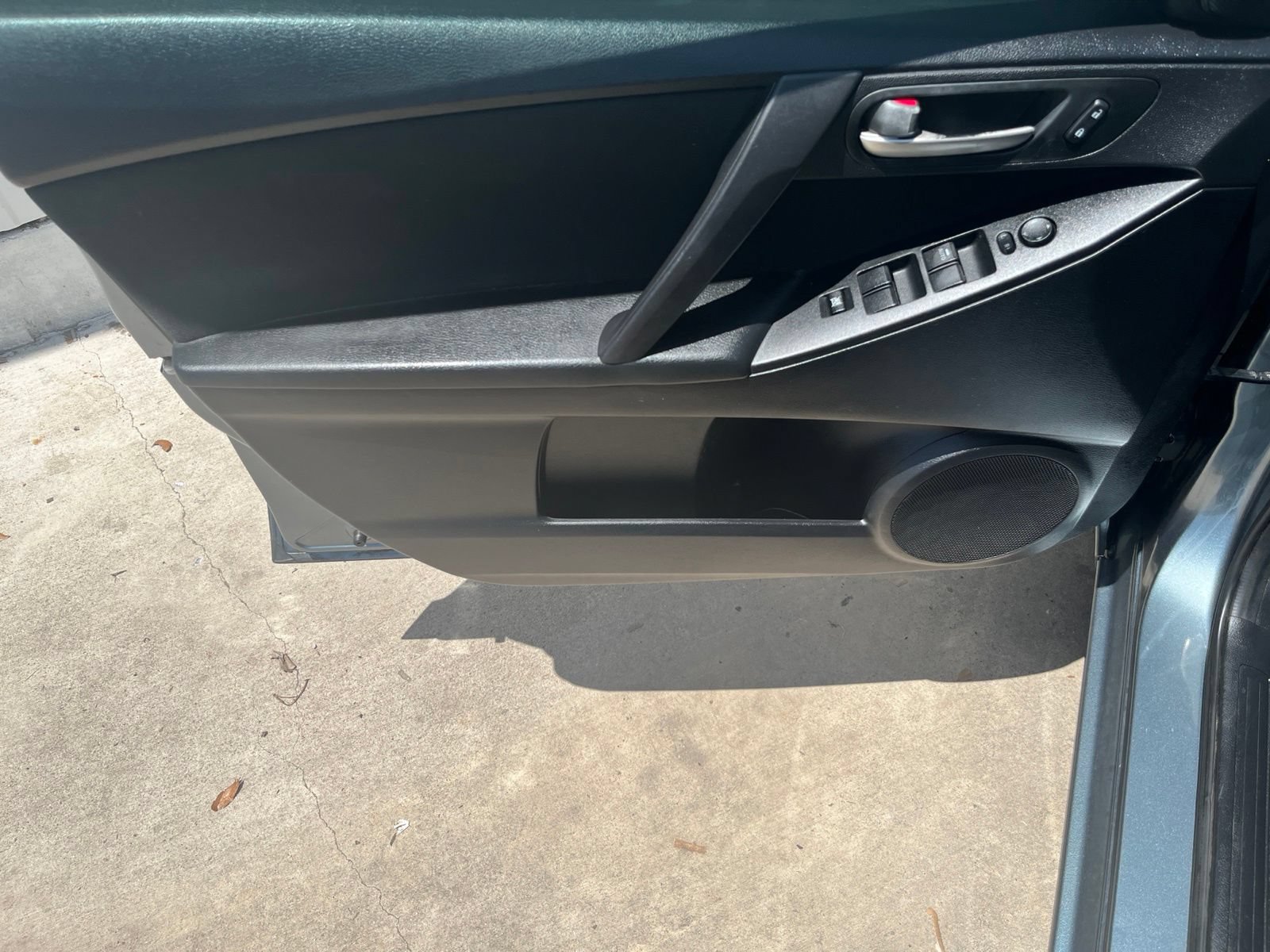 Used 2012 MAZDA MAZDA3 i Touring FWD image 10