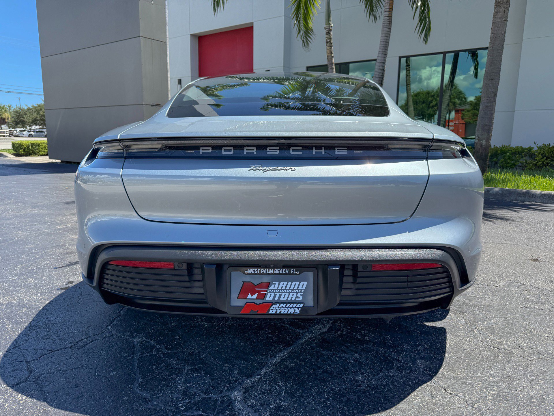 Used 2022 Porsche Taycan image 19