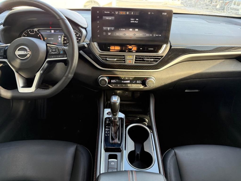 Used 2023 Nissan Altima 2.0 SR FWD image 11