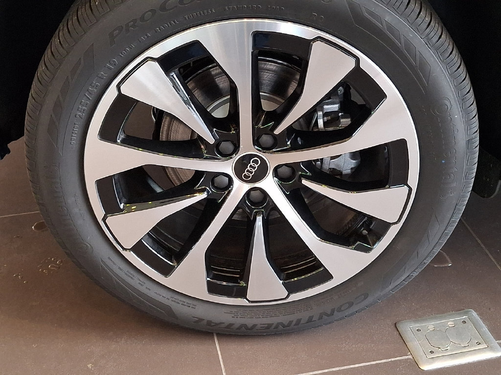 New 2026 Audi Q3 quattro 2.0T AWD/4WD image 8