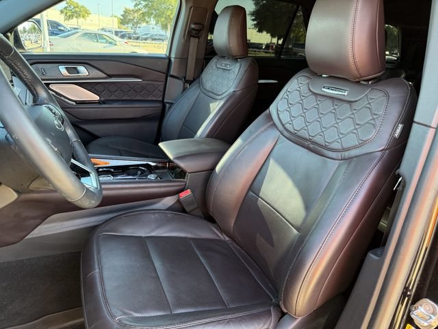 Used 2025 Ford Explorer Platinum w/ Ultimate Package AWD/4WD image 24