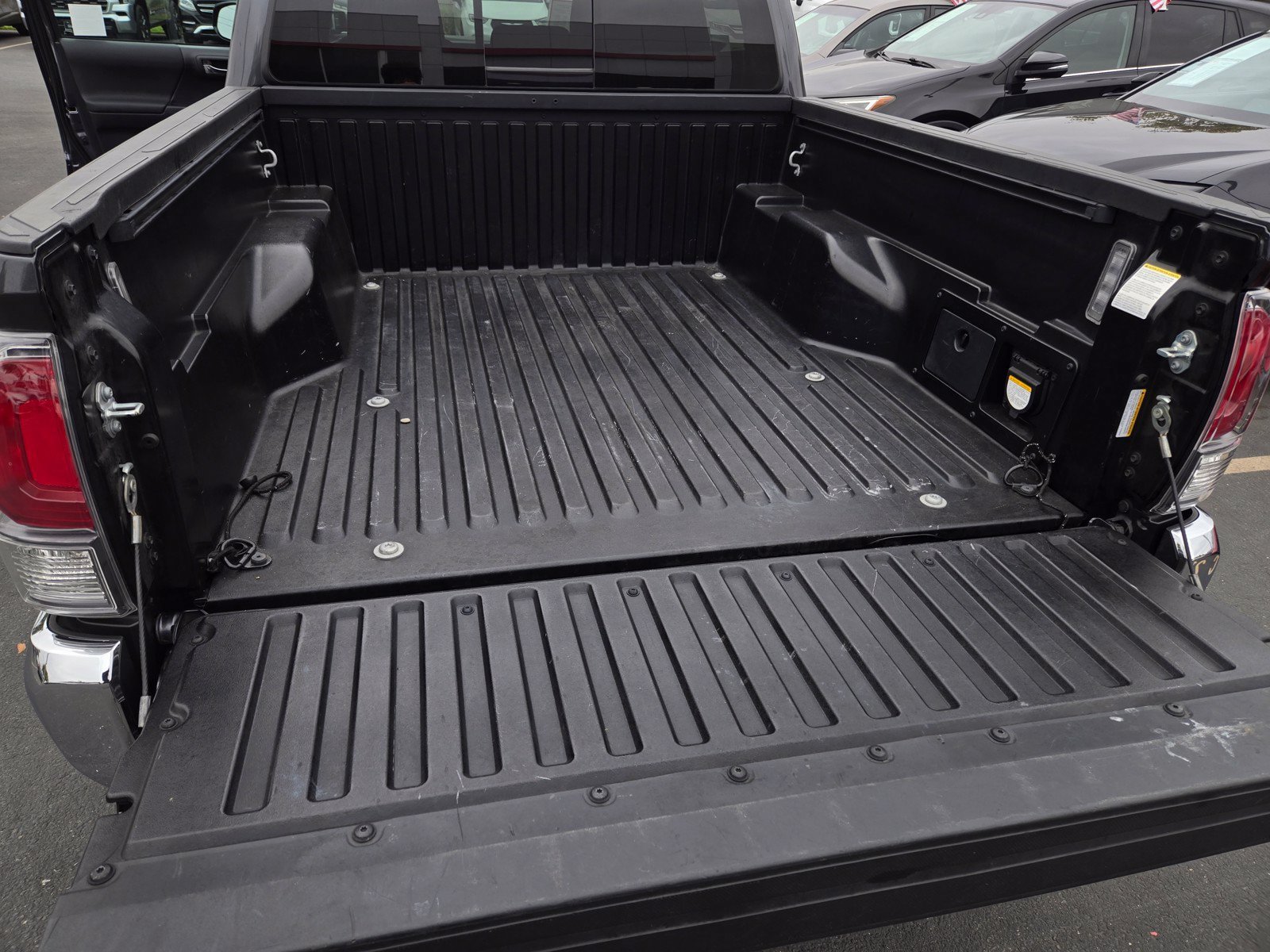 Certified 2023 Toyota Tacoma TRD Off-Road AWD/4WD image 22
