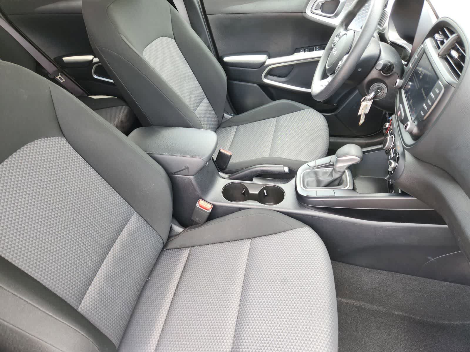 Certified 2025 Kia Soul LX w/ LX Technology Package FWD image 12